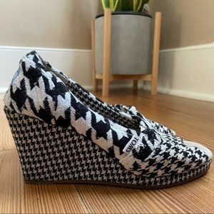Toms Houndstooth black and white pattern heel SIZE 7